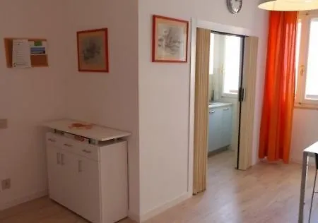 Apartment Orange *