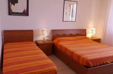 Orange Apartment *